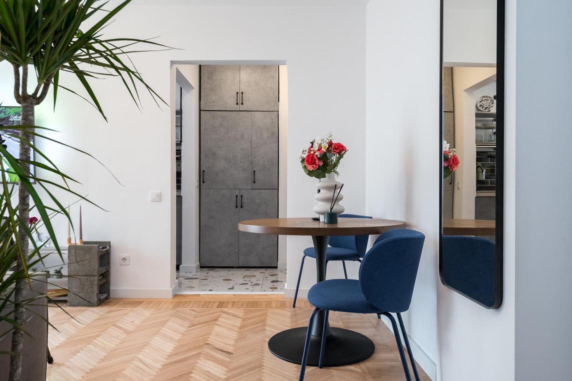 Central Aesthetic Apartment Бухарест Экстерьер фото