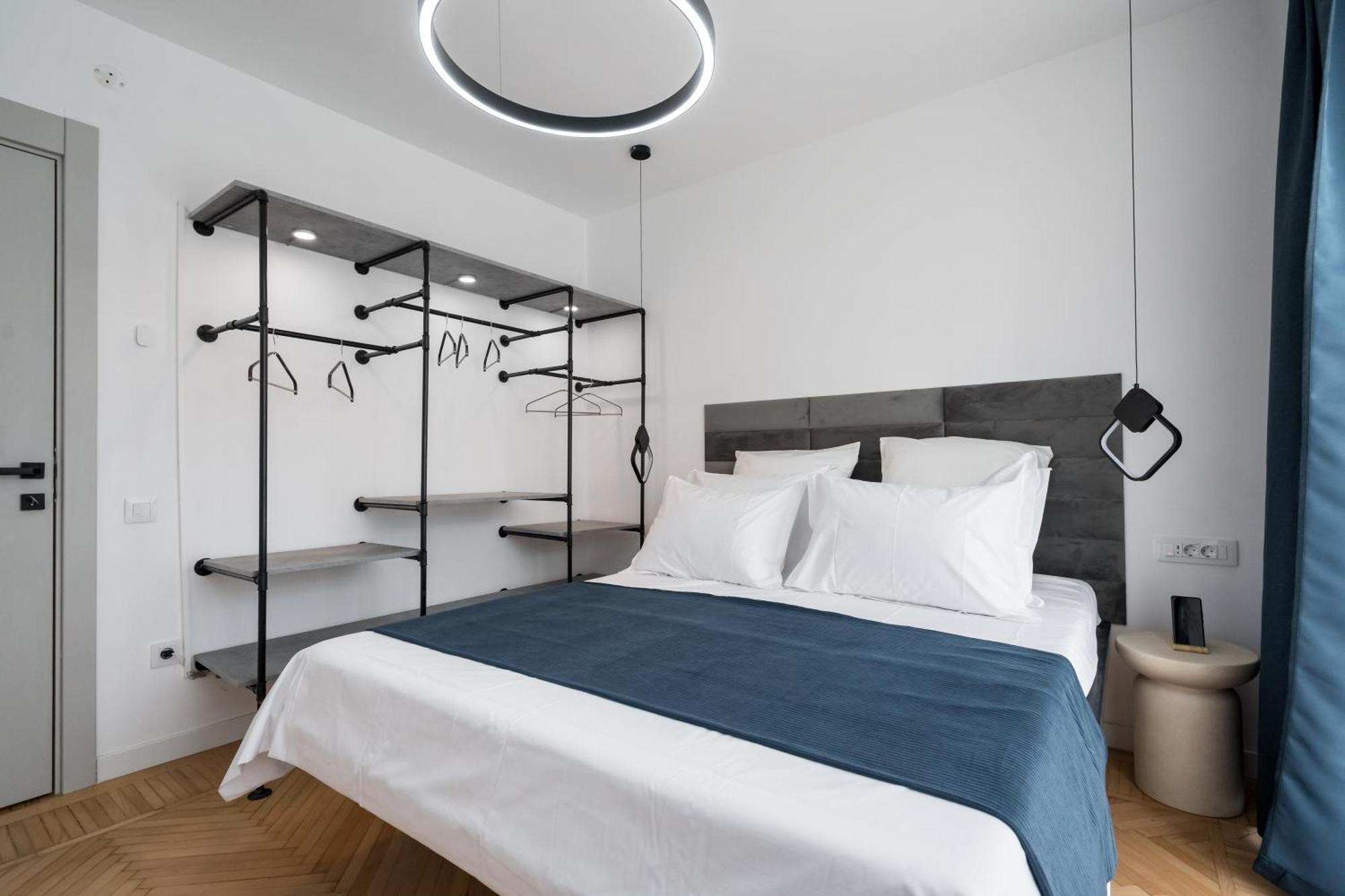 Central Aesthetic Apartment Бухарест Экстерьер фото
